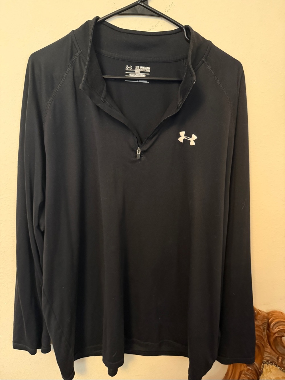 Under Armour Men’s Black Quarter-Zip Performance Shirt - Picture 3 of 5